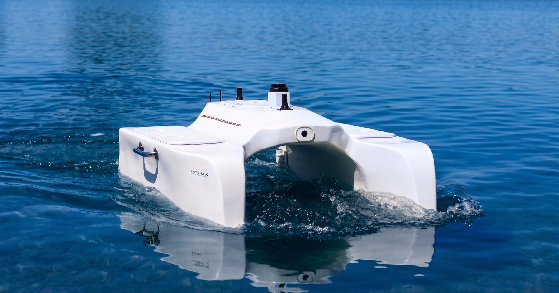 Vatoz operating on open water